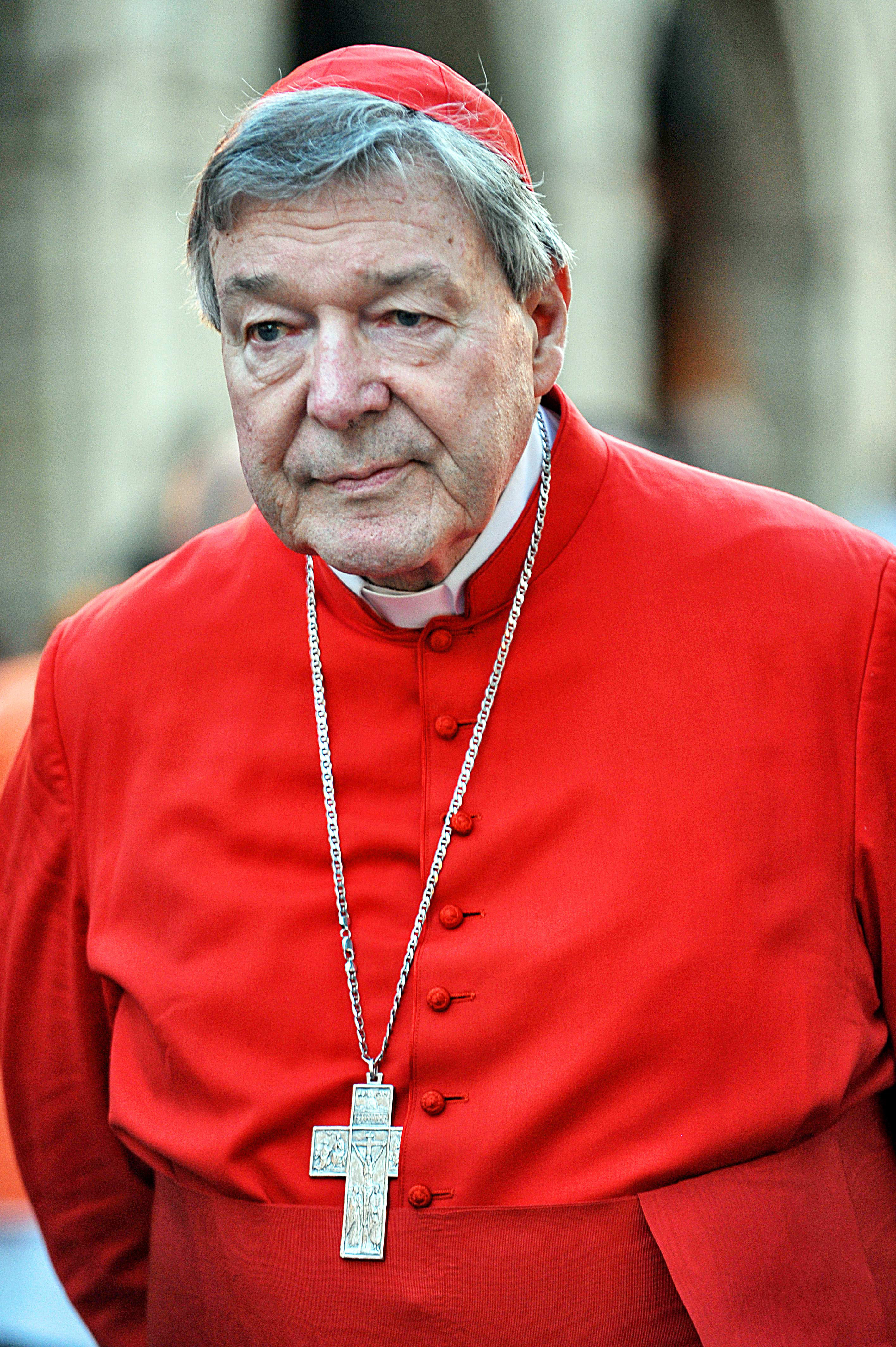 cardinal George Pell derrire barreaux